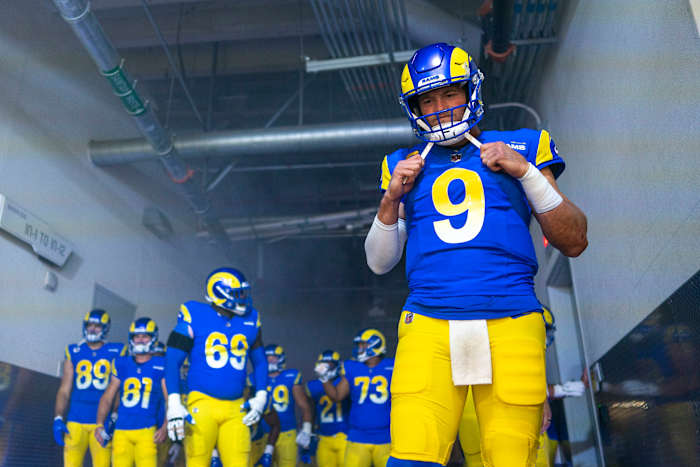 Matthew Stafford and the Los Angeles Rams will wear their royal blue jerseys in Week 7.